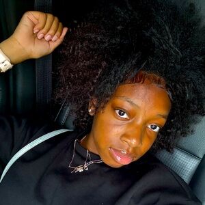 Meet your Posher, Akaylia